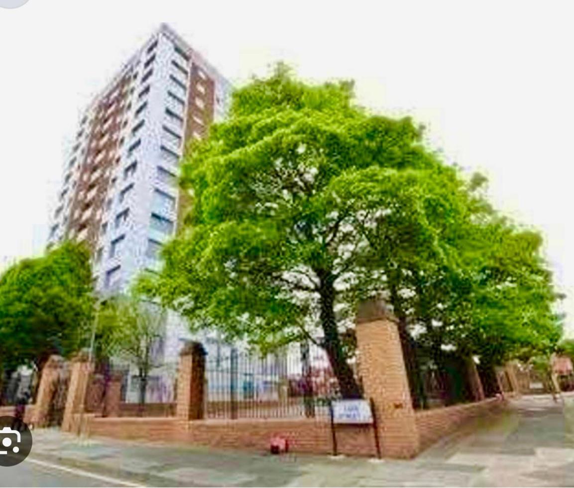 Large Modern 3 Bedroom City Centre Apartment ,Free Parking Liverpool Bagian luar foto