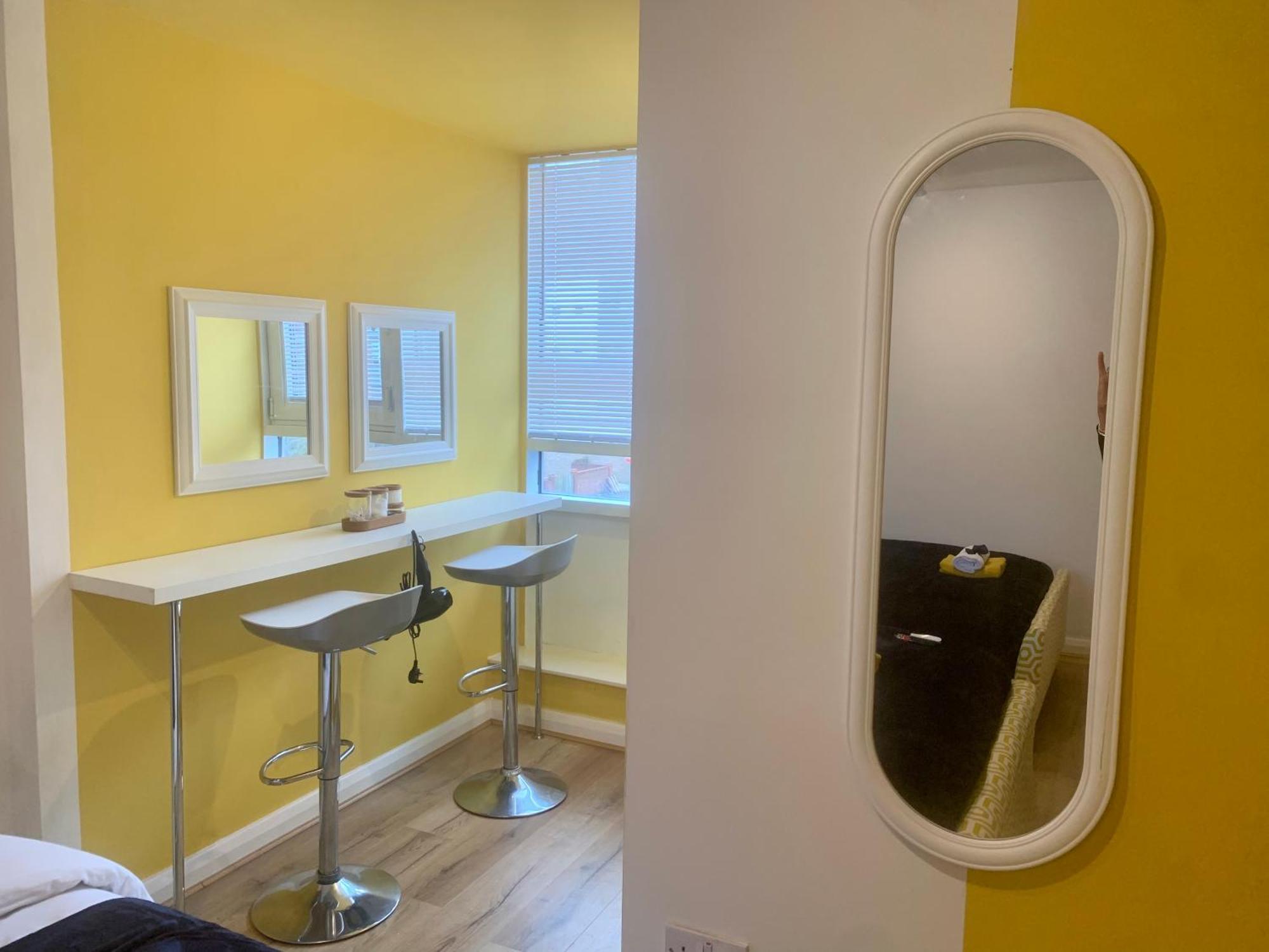 Large Modern 3 Bedroom City Centre Apartment ,Free Parking Liverpool Bagian luar foto